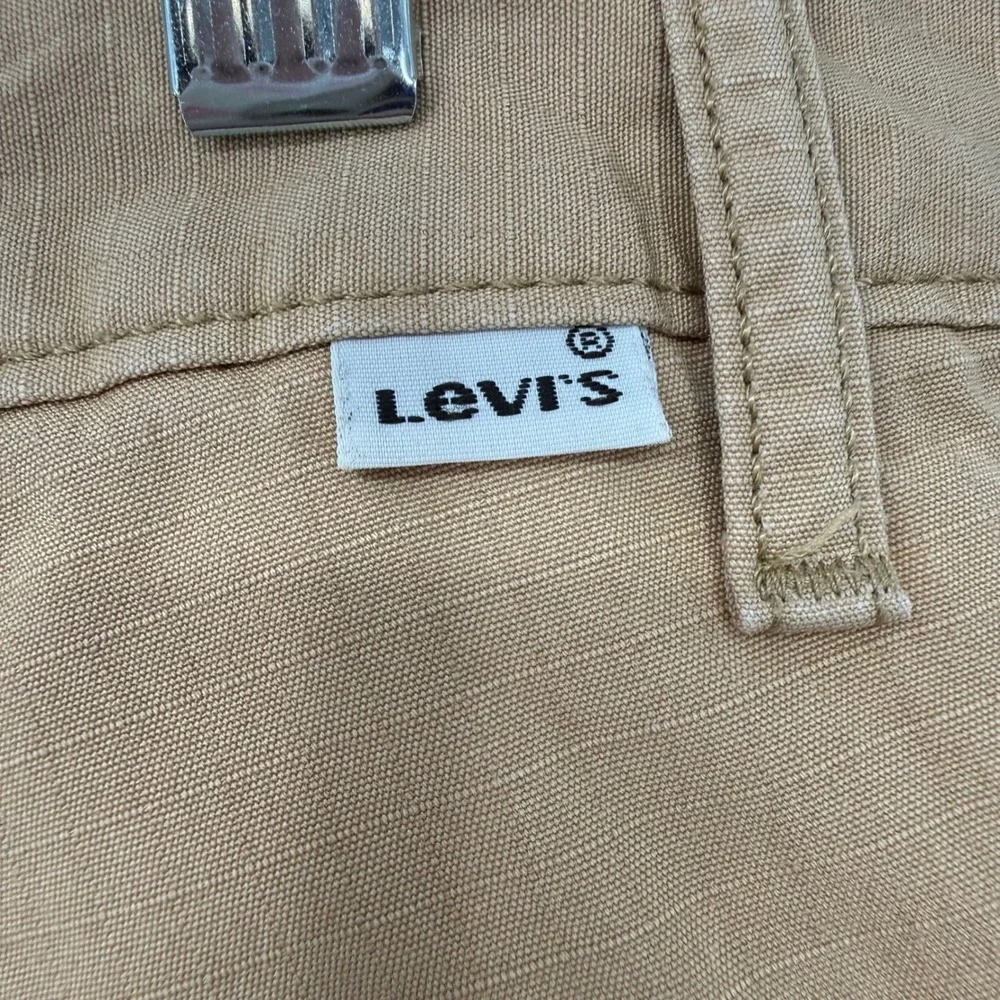 LEVI'S MEN'S CARRIER CARGO 9.5